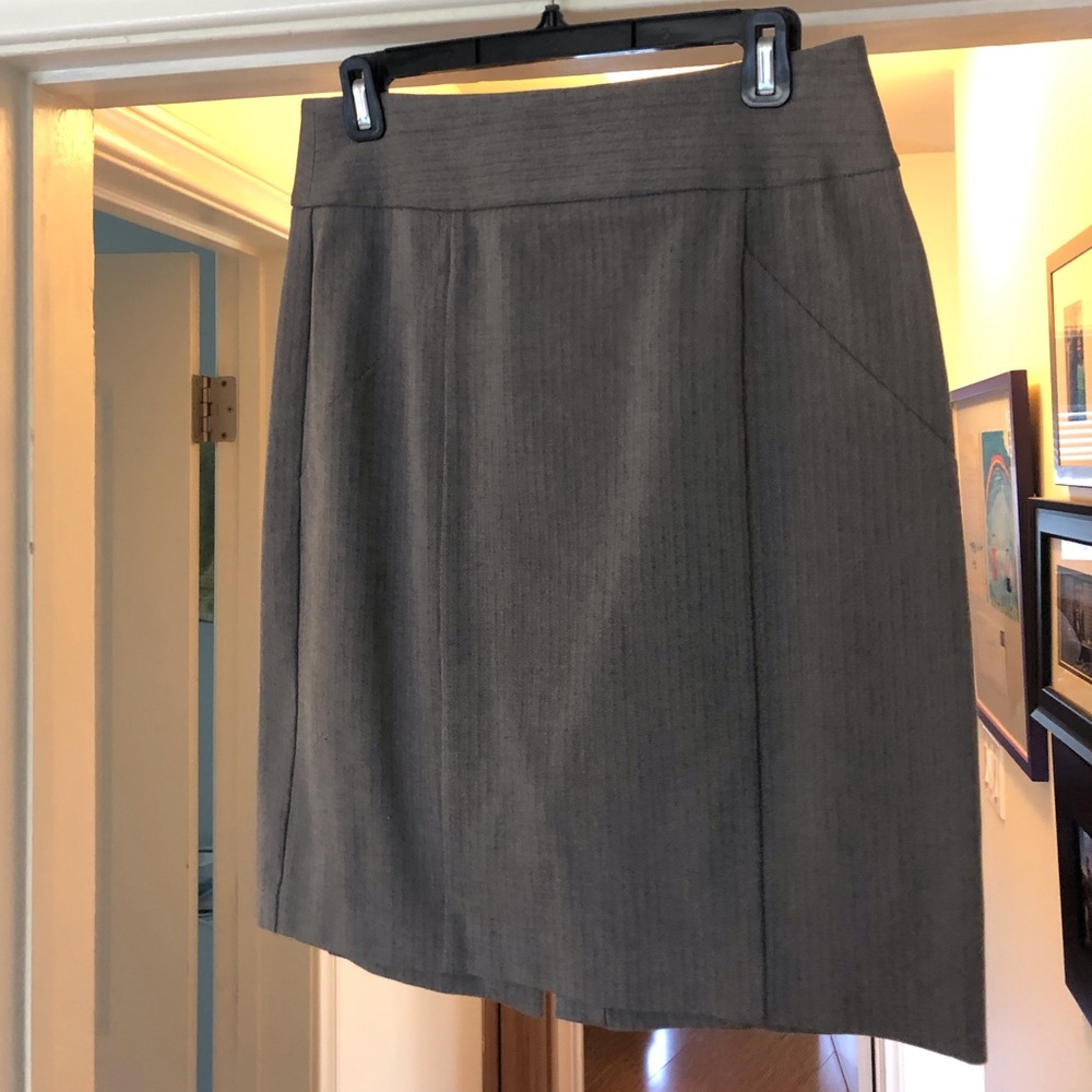 Banana Republic Grey pattered skirt